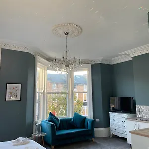 Westbourne Apartment Scarborough